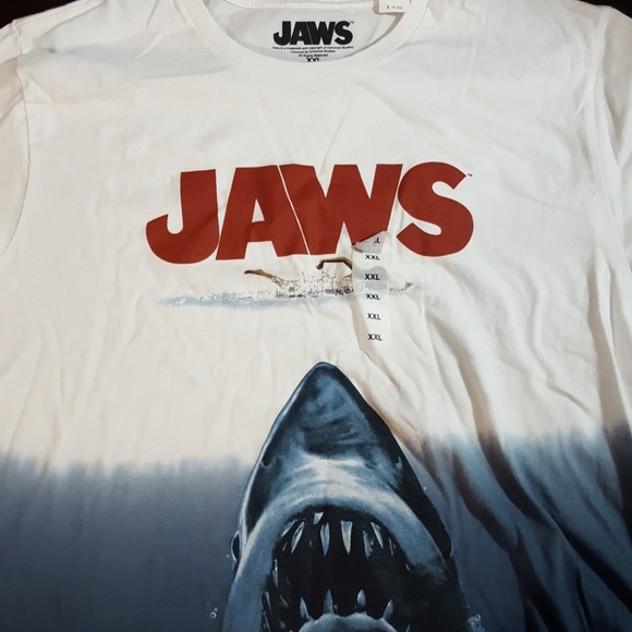 Old navy jaws shirt Clearance